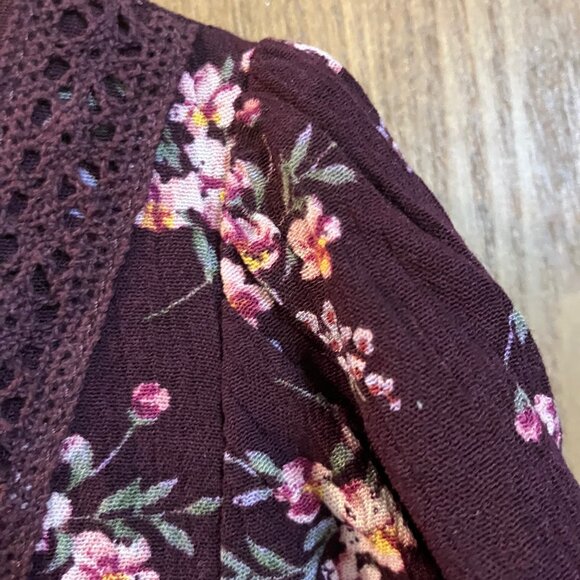 belle du jour So In Love V Neck Short‎ Sleeve Blouse - Picture 4 of 6